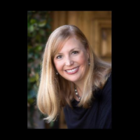 Dr. Laura  Crowe