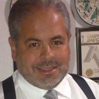 Dr. Efrain S Ruiz