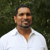 Dr. Simon  Kolath