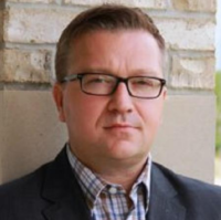Dr. Michael D Tuttle