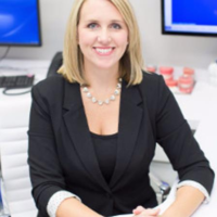 Dr. Lindsay  Resmer
