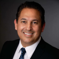 Dr. Daniel  Vasquez