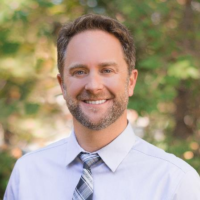 Dr. Christopher  Kerr