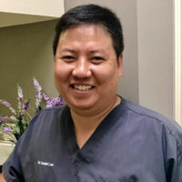 Dr. Daniel  Lee
