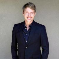 Dr. Gabriel  Woodruff