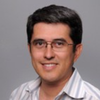 Dr. Erick Rolando Solis