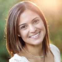 Dr. Natalia  Ferrer-Leon