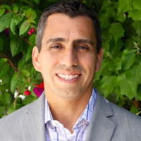 Dr. Enrique  Tuesta