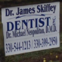 Dr. Michael  Neopolitan