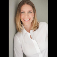 Dr. Angela  Nash