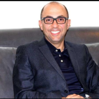 Dr. Moumen S Almouzayn