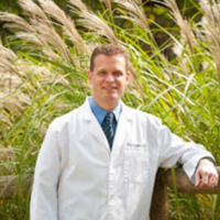 Dr. Robert P Yoxthimer