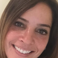 Dr. Alessandra  Raschkovsky