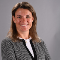 Dr. Alexandra  Raut