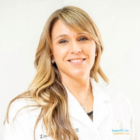 Dr. Lindsay Dyan Wessner