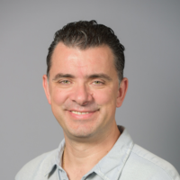Dr. Arvi  Duka