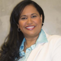 Dr. Alejandra  Taveras