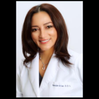 Dr. Henide  Arias