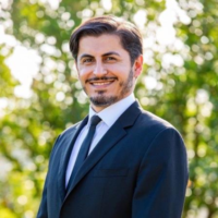Dr. Parham  Akhavan
