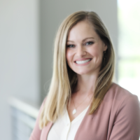 Dr. Claire  MacIntyre