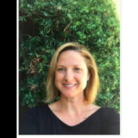Dr. Annaliese  Carlsmith