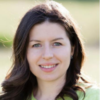 Dr. Ralitza  Varlakova
