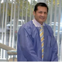 Dr. Gabriel  Henao