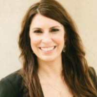 Dr. Nicole  Thieler
