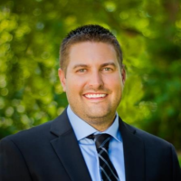 Dr. Justin  Smutz