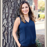 Dr. Sienella  Thomaszadeh