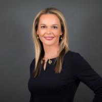 Dr. Agnieszka  Shanahan