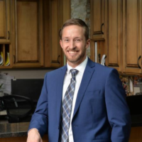 Dr. Sean M Thoms
