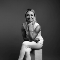 Dr. Yuliya  Salmeron