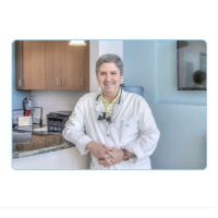 Dr. Lazaro  Acosta