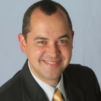 Dr. Edward R Abreu