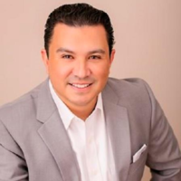 Dr. Carlos  Caballero