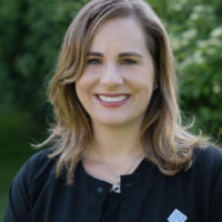 Dr. Nora  Regan
