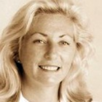 Dr. Lisa  Seabra-Veiga