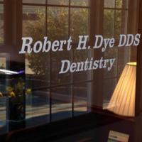 Dr. Robert  Dye