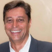 Dr. Emmanuel  Platis