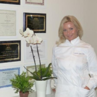 Dr. Katarzyna  Lopez