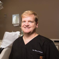 Dr. THOMAS William HODGE