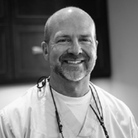 Dr. Glenn D Yowell