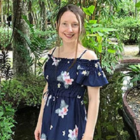 Dr. Tetyana  McCain