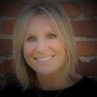 Dr. Suzanne M Stolarz