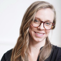 Dr. Caroline  Zeller