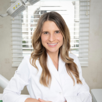 Dr. Lindsay  Runyan