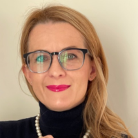 Dr. Emilia Viola Vajda