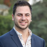 Dr. Arjan  Majidian