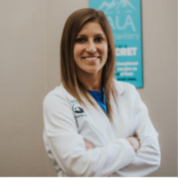 Dr. Christina  Knapp